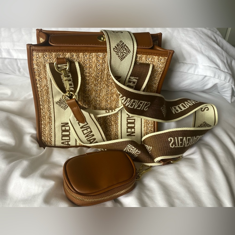 Steve Madden bwebber viral tik tok wicker straw Crossbody bag 618160 Airpod case